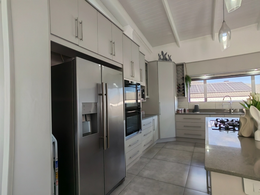 4 Bedroom Property for Sale in Monte Christo Western Cape